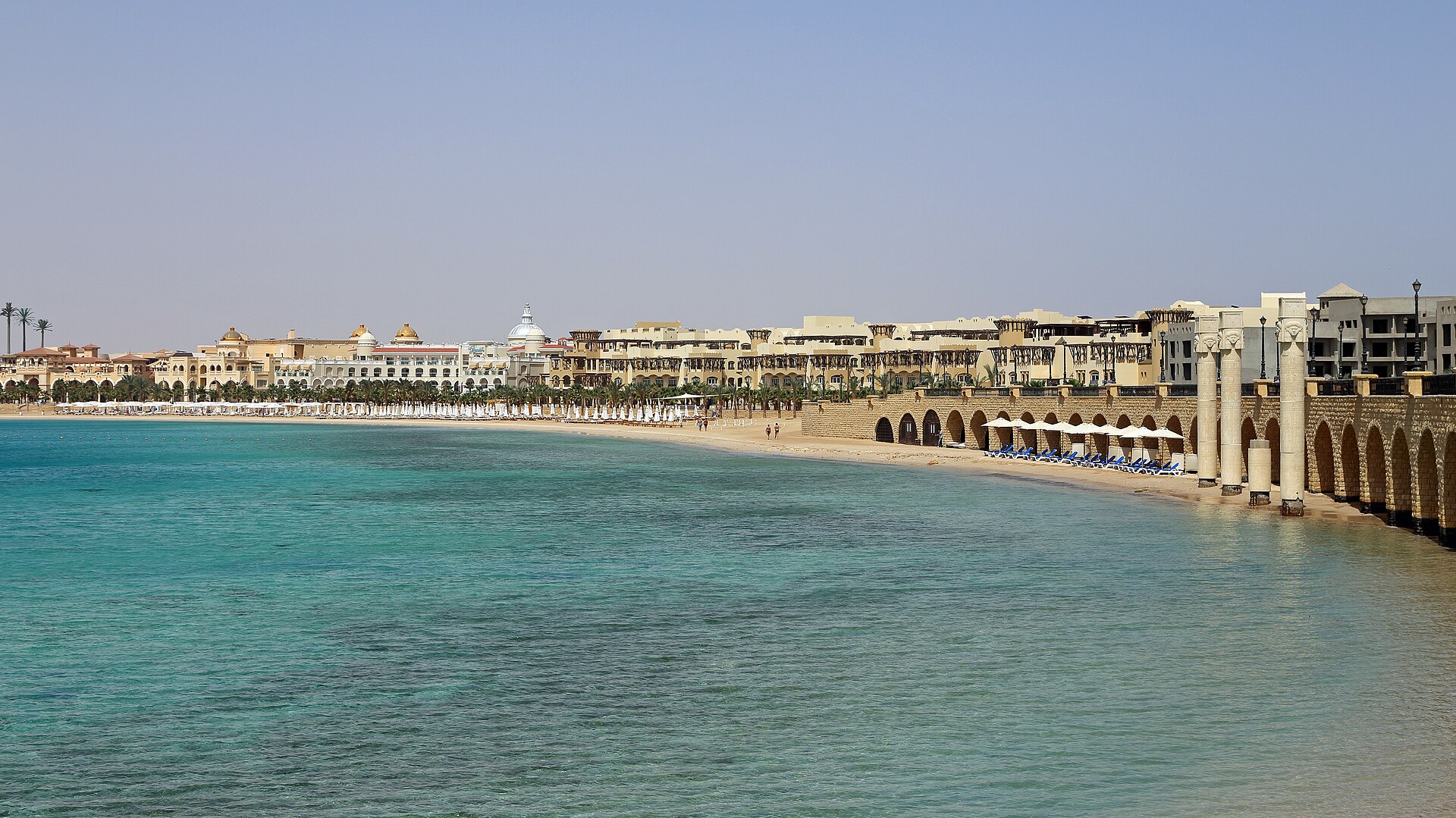 Pobřeží a promenáda v Sahl Hasheesh
