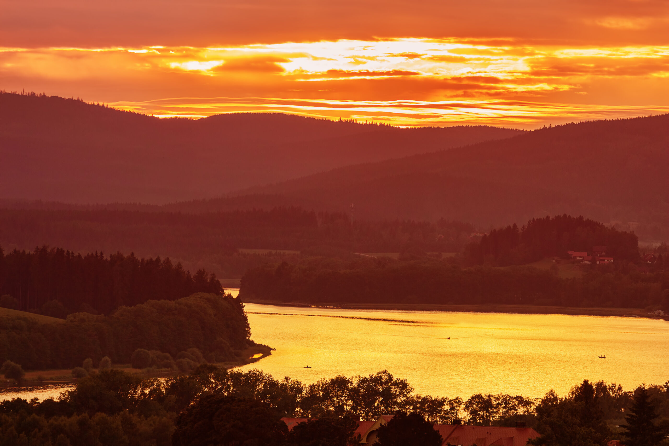 Jezero Lipno při západu slunce