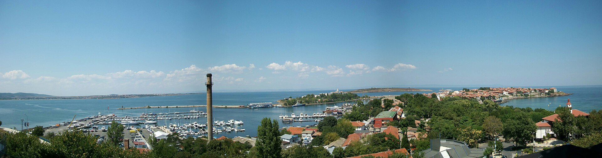 Panorama pobřeží bulharského Sozopolu